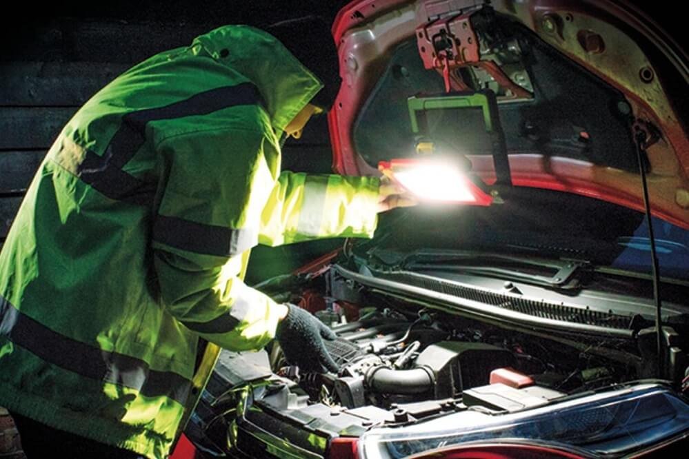 workstar connect designed to operate from power tool batteries